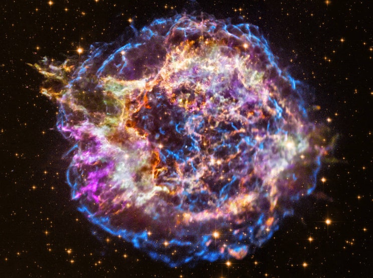  NASA의 찬드라가 찍은 첫 번째 빛의 최근 사진