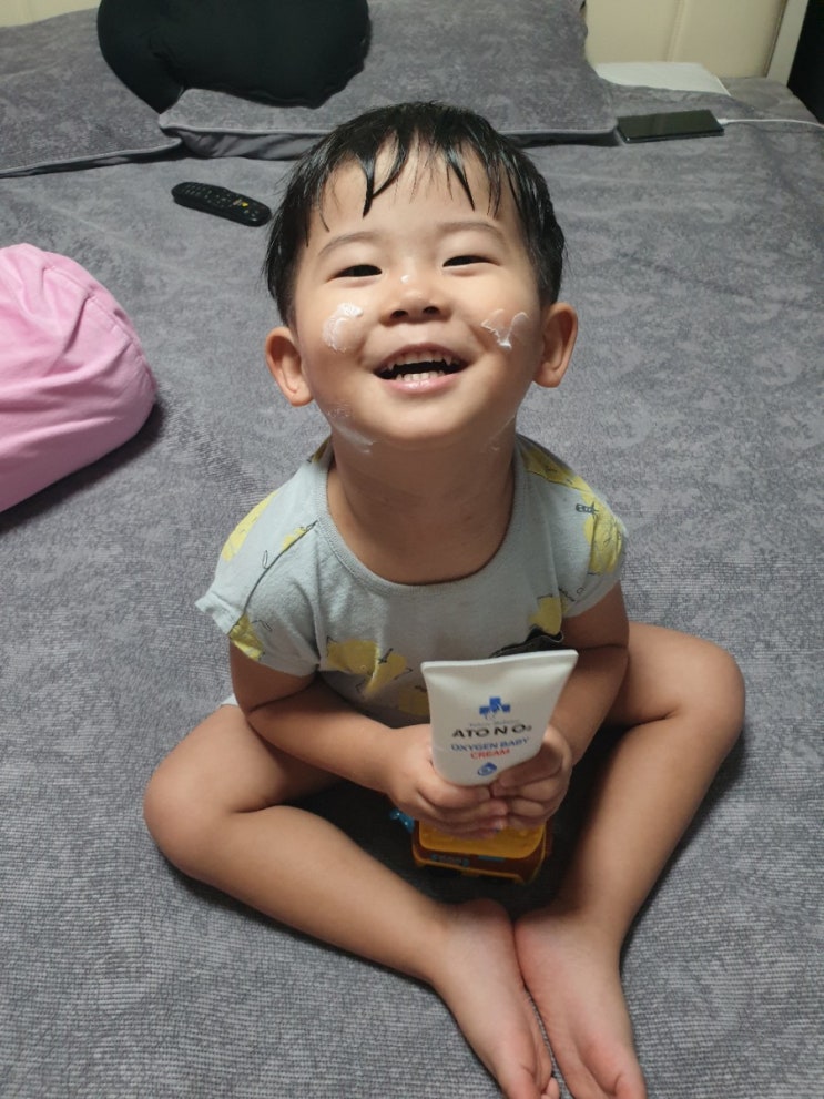  아기크림추천 쌀쌀해지는 날씨 아토엔오투로 보습하자