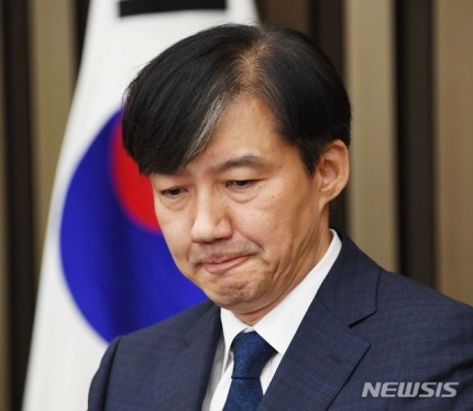 한국당 “조국 기자회견, 일방통행 분풀이”…바른미래 “변명 일관”