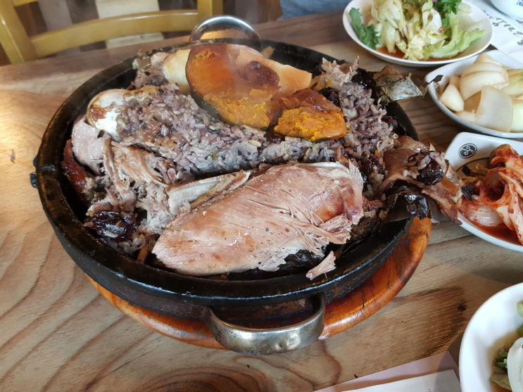  까치울역 오리고기 영양 가득 연잎진흙구이