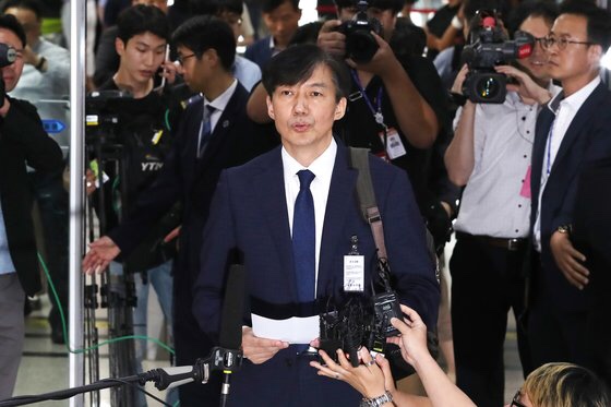  [조국-기자간담회]  "주변에 엄격하지 못했다…젊은 세대에 상처"