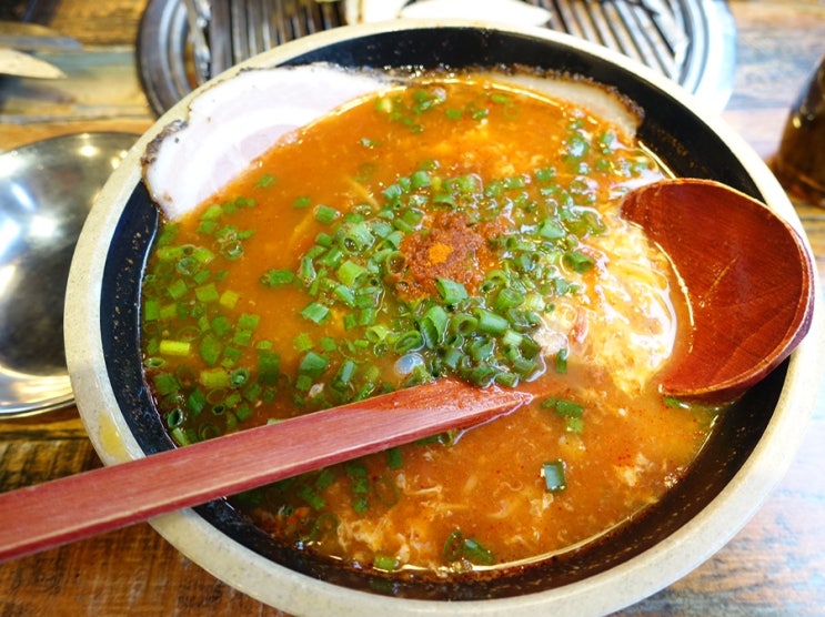  양재 사이드가 특이한 맛집 바베큐랩 고기와 라멘의 특이한 조합이지만 맛있다