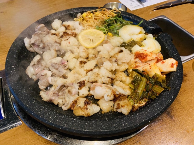 대구 맛집 탐방 동성로 꽃돼지식당(한우세트,양념대창볶음)