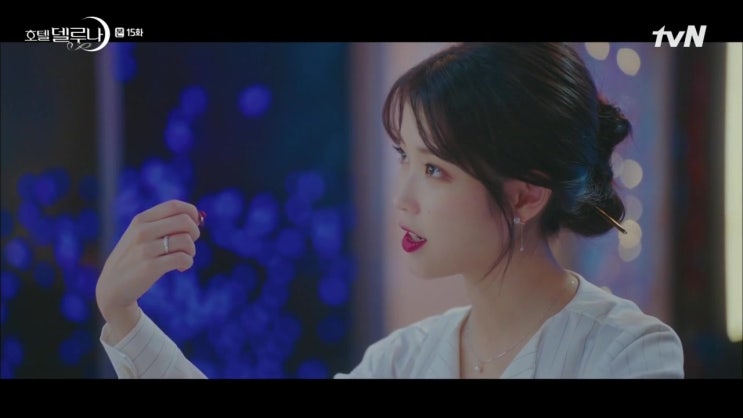  호텔 델루나 15회 아이유 패션 장만월 스트라이프 블라우스 #아워코모스 옷