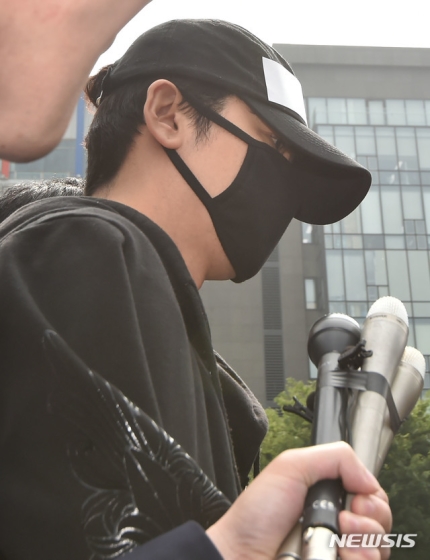 강지환 성폭행 첫 재판…"공소사실 인정하지만, 범행 기억 못한다" 강지환 성폭행 첫 재판…"공소사실 인정하지만, 범행 기억 못한다"