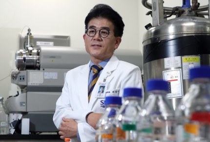  "조국 딸 논문 '연구 윤리 지침' 위반···교수가 자백한 셈"  