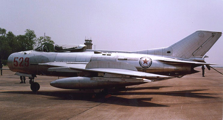 북한공군 MIG-19. #4. MiG-19 기동성. 대지공격기 Q-5.