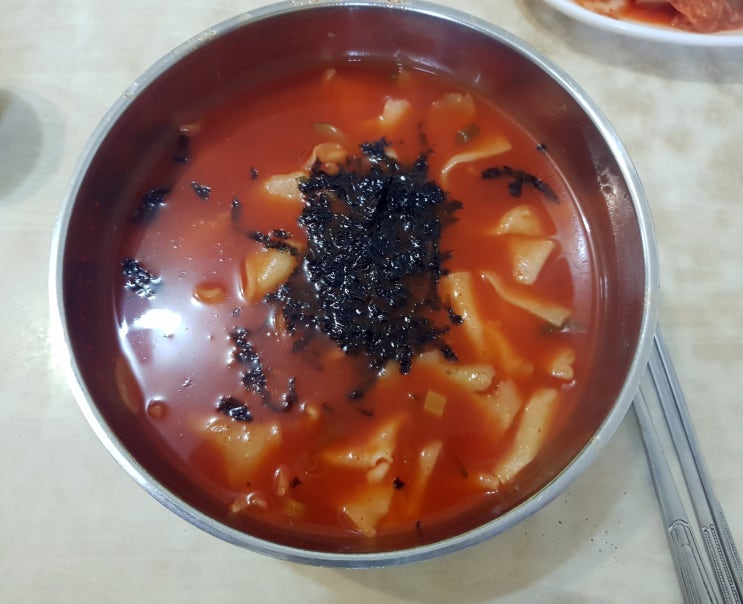  비오는 날 홍두깨 칼국수 vs 수제비 _ 대전의 숨은 맛집 ~오늘 점심에 외식도 하고 아이스크림까지 사치를 좀 부렸지^0^