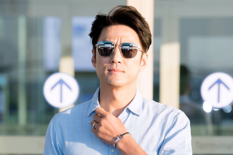  지진희 공항패션엔 티파니앤코 팔찌 반지 : 티파니앤코 T 스퀘어 / 남자 명품 팔찌 추천템 