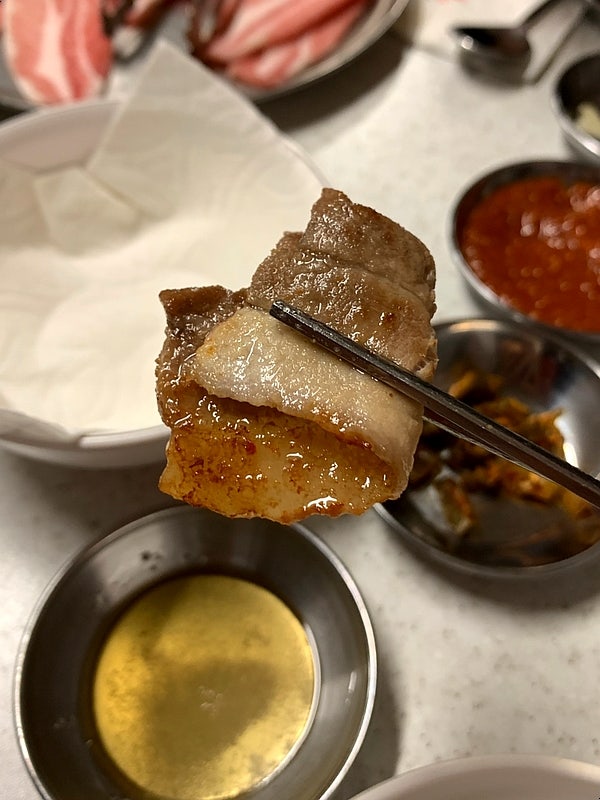 수요미식회 냉동 삼겹살 두툼하게 썰어 고소한 냉삼 강남 논현동 대삼식당 : 네이버 블로그