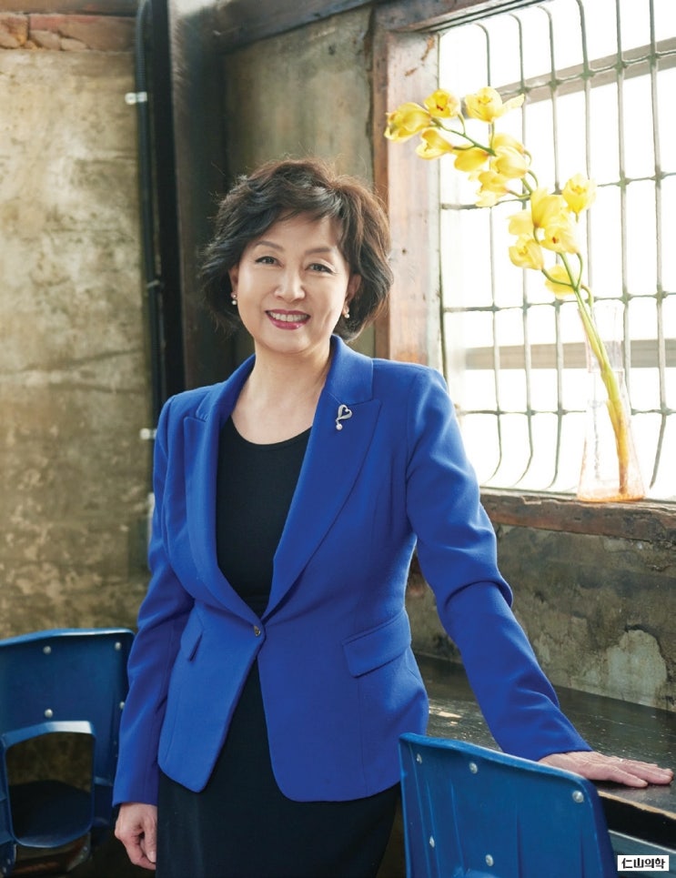  [인산을 닮은 사람] 전 뉴스 앵커 신은경 교수 "나이 60? 내 나이가 어때서, 인생 후반전이 더 즐겁습니다"
