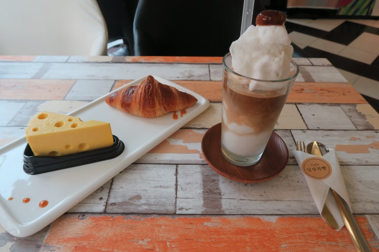  신촌 빵집 서강대 빵집 맛있는 빵과 커피가 땡길땐 일상의 빵