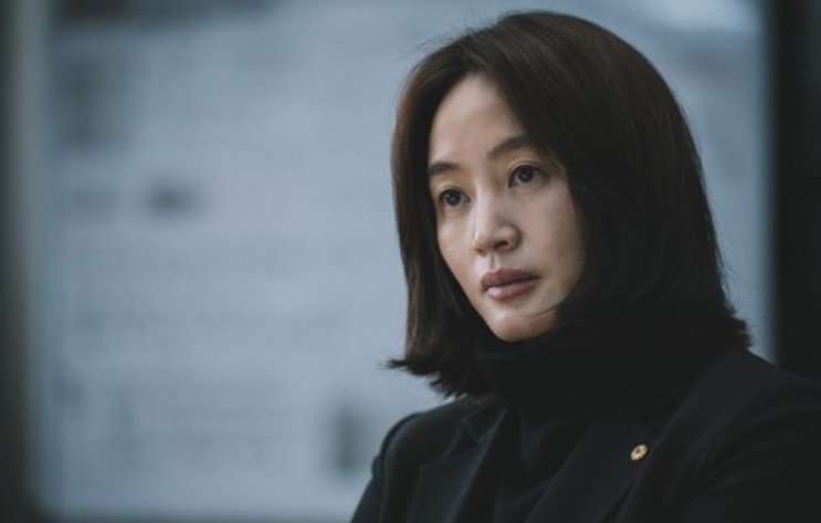  하이에나 김혜수 주지훈과 드라마에서 만남을 갖게된 여배우