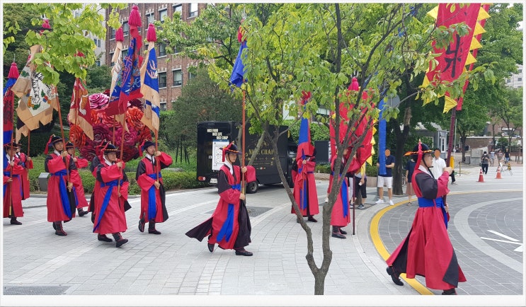  서울 덕수궁 돌담길 볼거리 놀거리~! 서울가면 함 가보는겨~