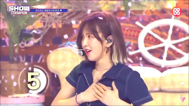  레드벨벳 웬디 패션 쇼 챔피언 귀걸이 비올리나 후프 이어링