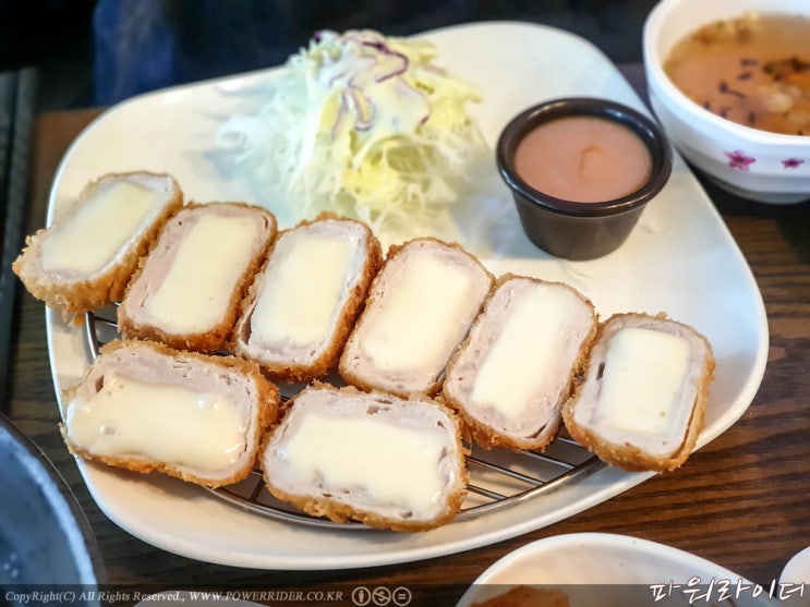  경남 진주 맛집 - 경상대맛집 바르원에서 치즈돈가스와 옛날돈가스 안심돈가스 우동을 먹고 왔습니다. 진주경상대맛집 바르원 [파워라이더의식도락여행]