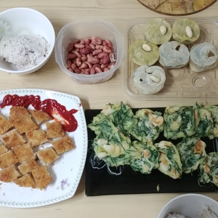  9월2일주 식단 정리.옥수수볶음.곰국순대국.관자부추전.알렉스돈까스.연어스테이크