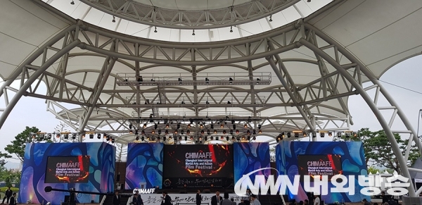  [포토] ‘2019 충북국제무예액션영화제’ 개막식이 진행된 충주세계무술공원 주무대