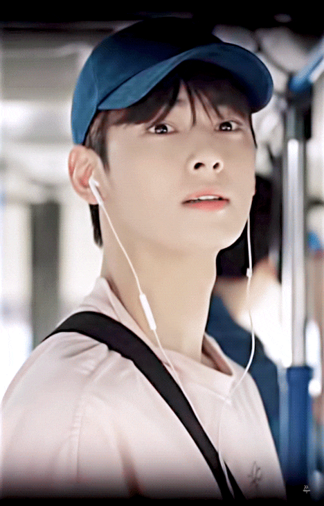  차은우. 주말. 홍릉숲 청량리 동대문 홍릉숲.