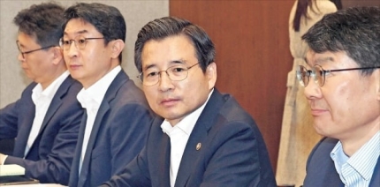 D의 공포…사상 첫 마이너스 물가 D의 공포…사상 첫 마이너스 물가