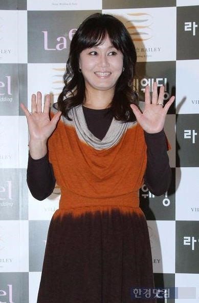 이경실 남편 성추행 피해자 `꽃뱀` 취급? 전남편에게는 야구방망이로..올해 나이는? 이경실 남편 성추행 피해자 `꽃뱀` 취급? 전남편에게는 야구방망이로..올해 나이는?