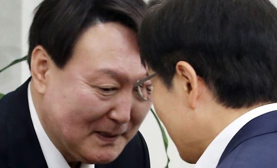  윤석열, 경고한다