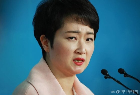  자한당 지지, 전광훈 목사와 동양대 총장 최성해 관계는? 이언주, 최성해 증인 제외에 “민주당, 뭔가 켕기나?” '황교안자녀장관상' 아들 연세대 진학 구설수..나경원은?