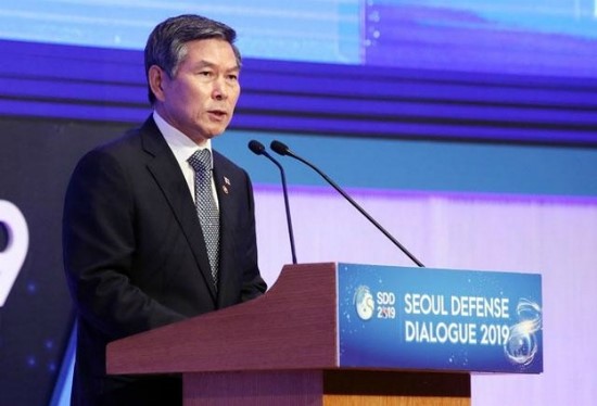  정경두 "지소미아 종료에 북·중·러 박수"...이낙연 "잘못된 답변"