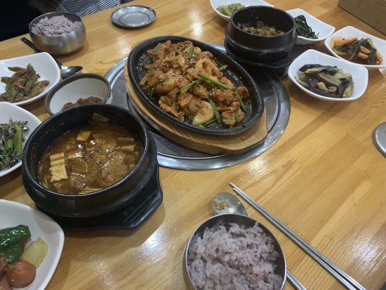  쌈밥먹으러 갔다왓어여~너무맛있네요!