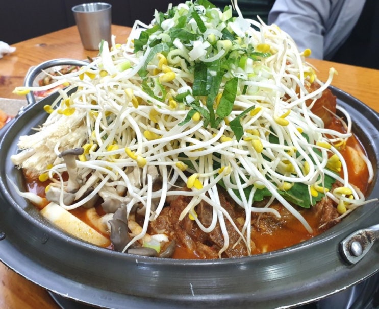 청북 감자탕 맛집 청옥감자탕에서 묵은지감자탕 먹다 청북 감자탕 맛집 청옥감자탕에서 묵은지감자탕 먹다