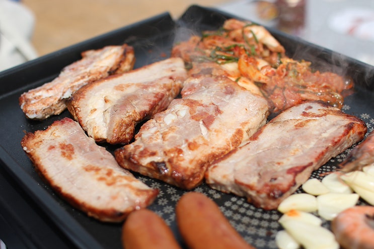  오늘의 저녁메뉴는 시판 초벌삼겹살!