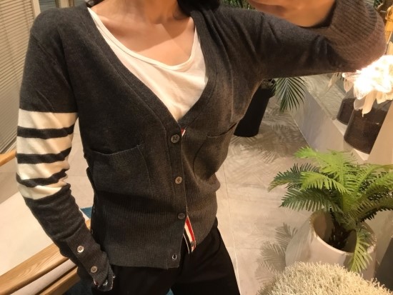 톰브라운 가디건 코디 보실께요ㅎㅎ