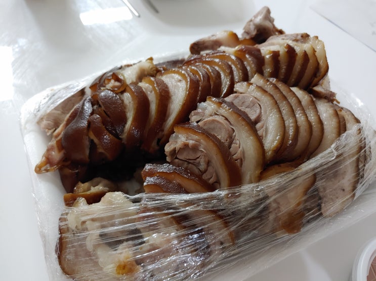 검암역 정성들인 오향족발 포장 후기 :) 검암역 정성들인 오향족발 포장 후기 :)