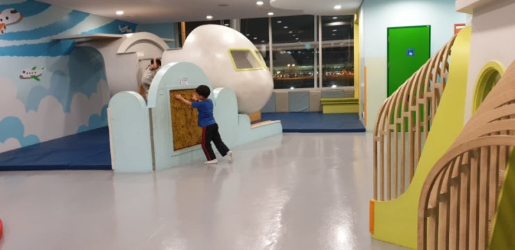  인천공항 키즈카페 아이들이 뛰어놀 수 있는 유아휴게실 위치와 정보