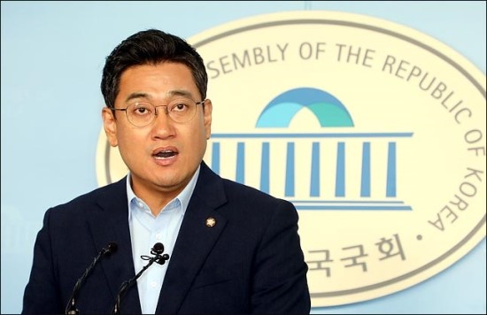 오신환 "조국 임명강행하면 특검으로 전환해야" 오신환 "조국 임명강행하면 특검으로 전환해야"