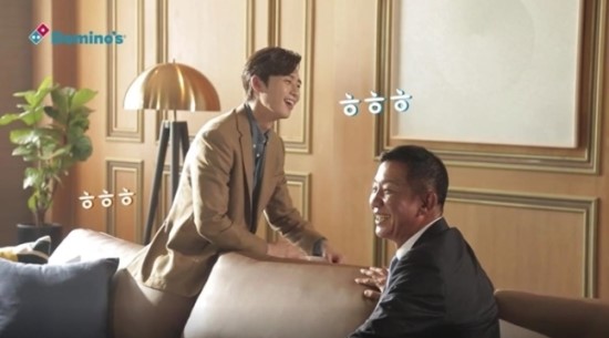 박서준· 허재 도미노피자 광고 비하인드컷 공개...`취존허재` 퀴즈까지 대세 인증 박서준· 허재 도미노피자 광고 비하인드컷 공개...`취존허재` 퀴즈까지 대세 인증