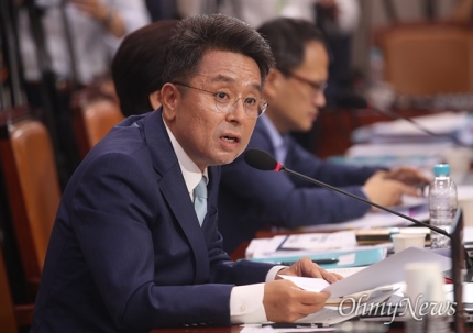 이철희 "지켜주려던 노무현 출두시킨 검찰... 그게 민낯" 이철희 "지켜주려던 노무현 출두시킨 검찰... 그게 민낯"