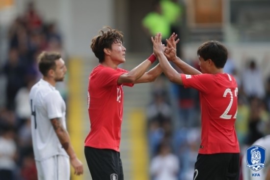 [A매치 현장리뷰] '교체투입 황의조 2골' 한국, 조지아와 2-2 무승부...절반의 성공