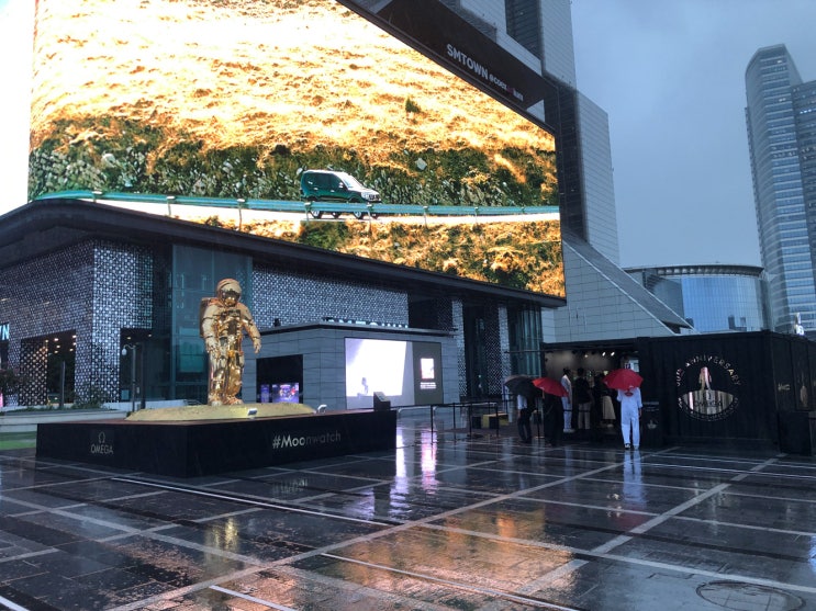  오메가 스피드 마스터 달착륙 50주년 기념전시 코엑스 아티움에 다녀왔어요.