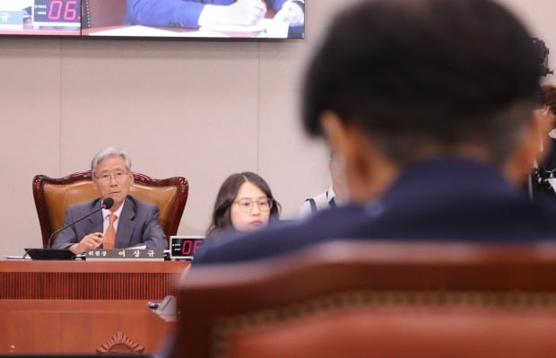  여상규 국회의원 "조국, 가정 무너지는데 법무부 장관 무슨 의미있나"