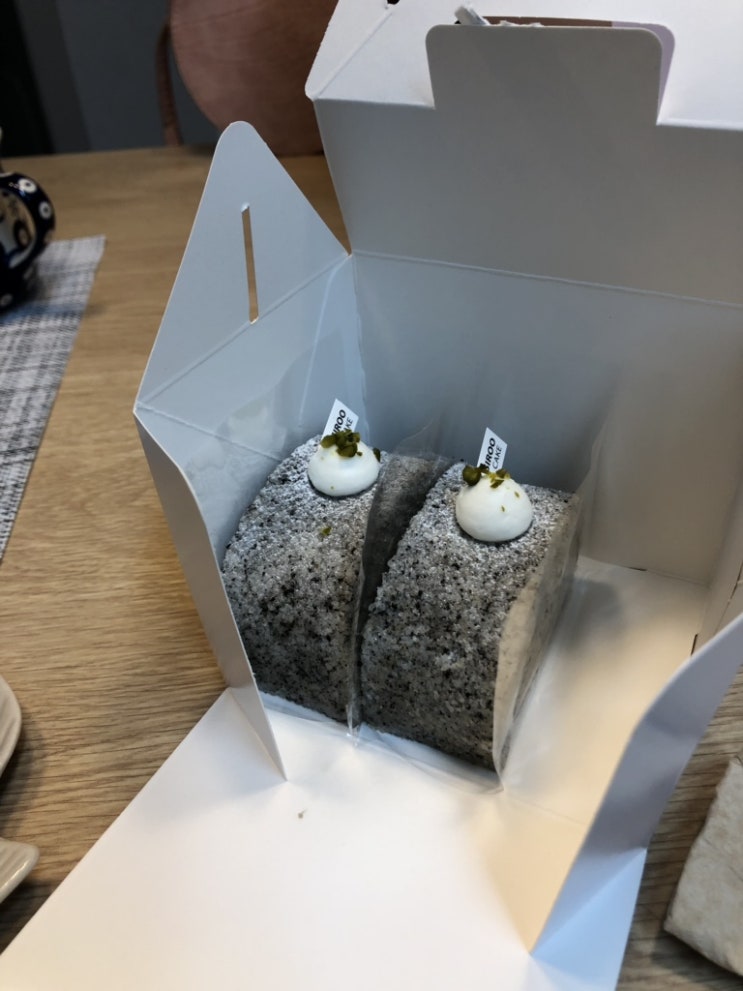  상수동 시루 케이크 카페 / 수요미식회 흑임자 롤떡케이크 먹방