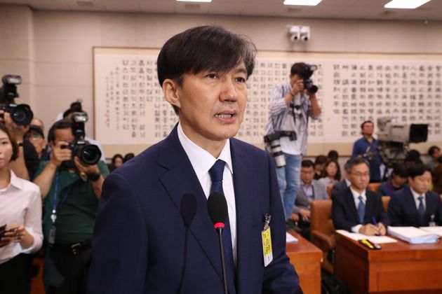  조국 "상처받은 국민께 죄송…모든 의혹 준엄한 평가받겠다" (모두발언 전문)
