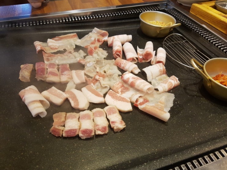  진해석동 삼겹살 무한리필 고기한판 고기 끝판왕