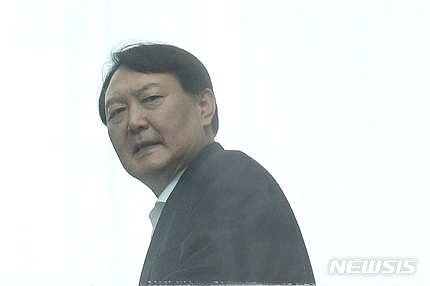  역쉬~윤석열!