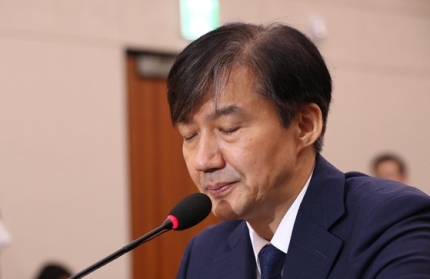  조국 아들 `인턴 품앗이` 의혹 확인