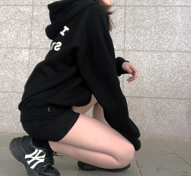  IAB STUDIO 후드/ 올블랙 코디/ 데일리룩/ 태풍오는 날