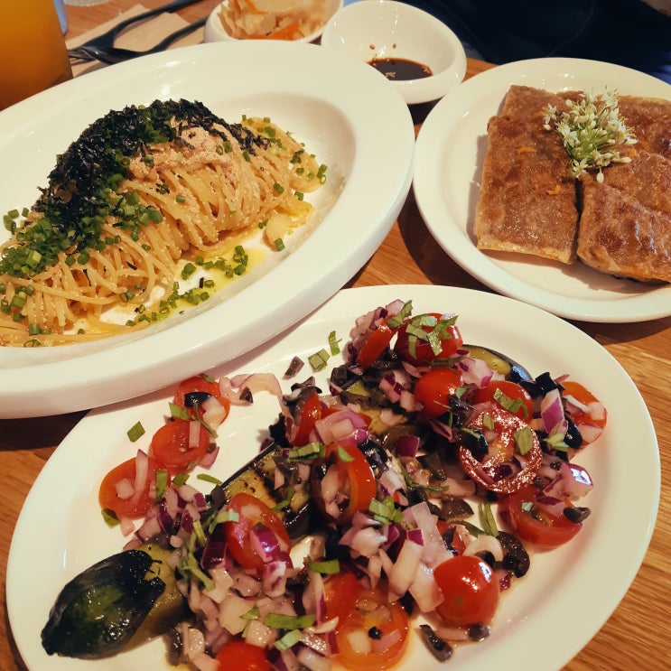  #춘천여행 2 <어쩌다농부> 육림고개 맛집 / 핫한 인스타그램 갬성 한식집 / 명란들기름파스타에 현미식혜 거하게 한잔 뽑아보슈 / 6시내고향 / 춘천맛집