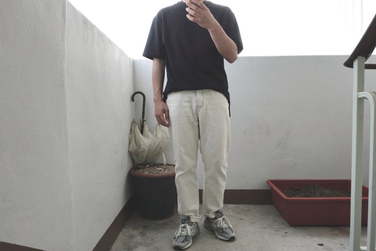  데일리룩 나우썸 디어펫 블랙  레인 크림진 뉴발란스 993 그레이