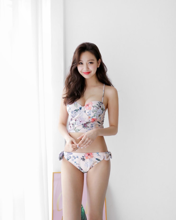 설레이는 몸매 속옷모델 유리 설레이는 몸매 속옷모델 유리