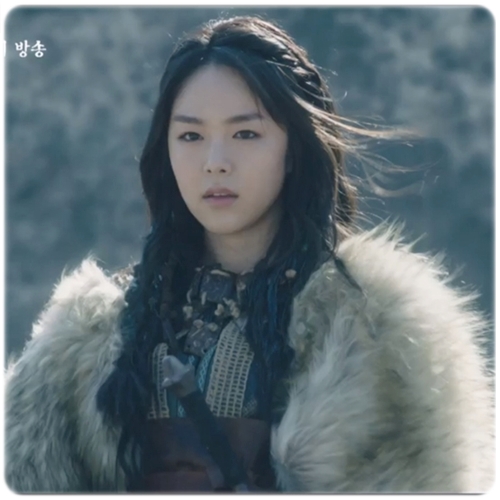  아스달 연대기 샤바라 카리카 정체 모모족 수장 일화